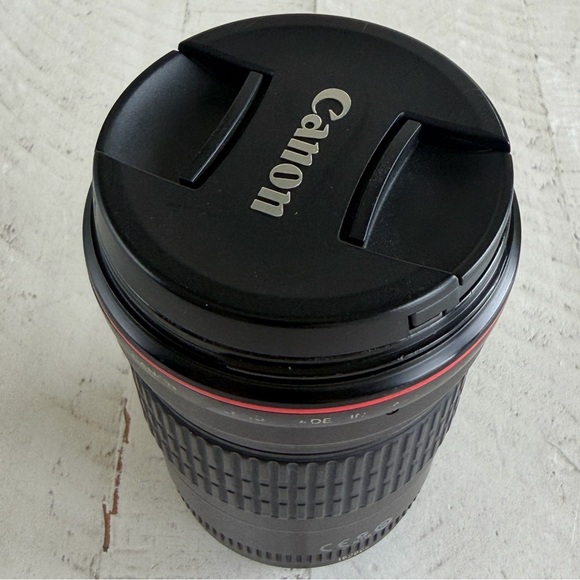 Canon Zoom Lens EF 135mm f/2.0 lens - Picture 6 of 15